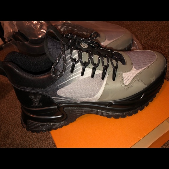Louis Vuitton Mens Run Away Pulse 